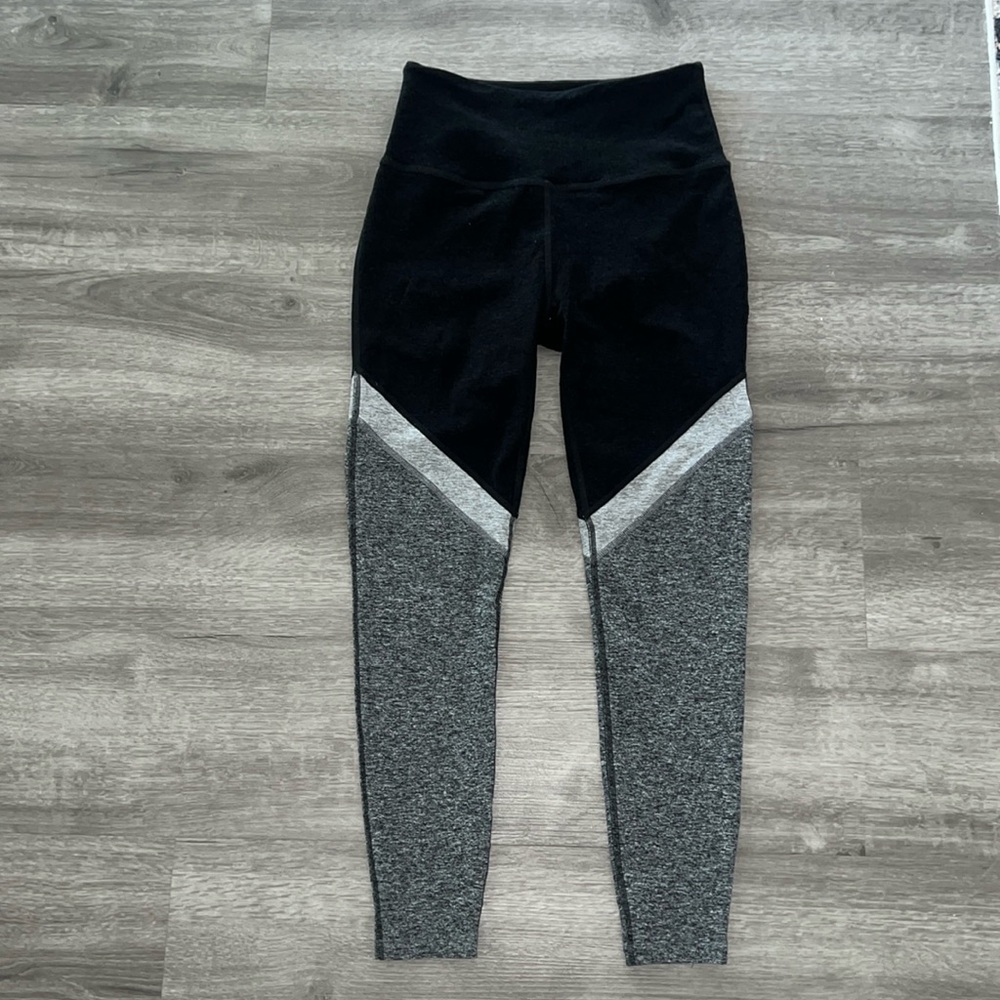 NWOT Beyond Yoga Leggings